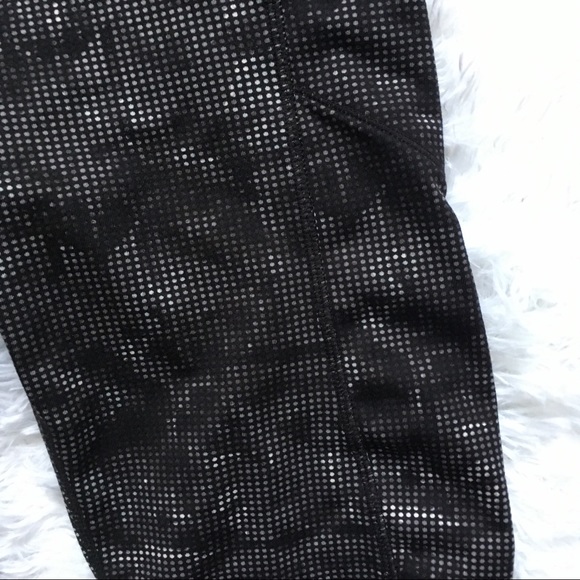 Athleta Maze Be Free Crops In Deep Black - Picture 4 of 7